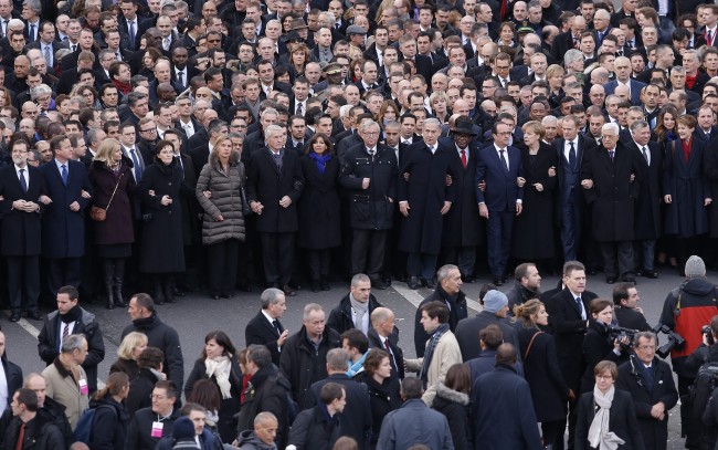 Image: Mass rally for attack victms in Paris